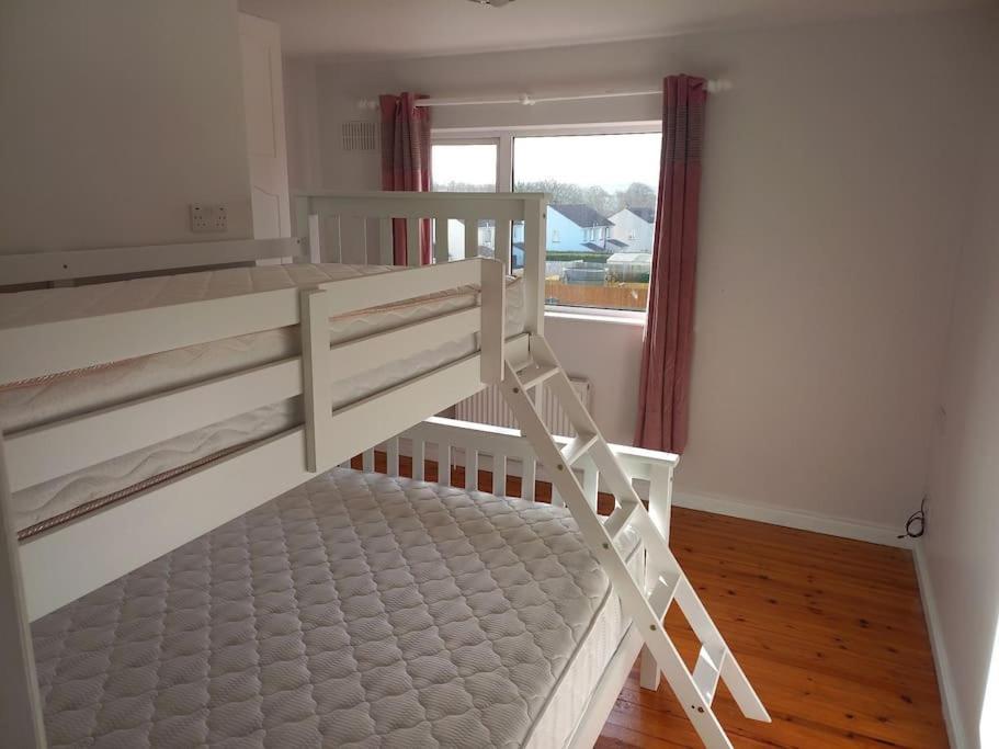 Large 4Bed Available Long-Term In Letterkenny Villa Exterior foto